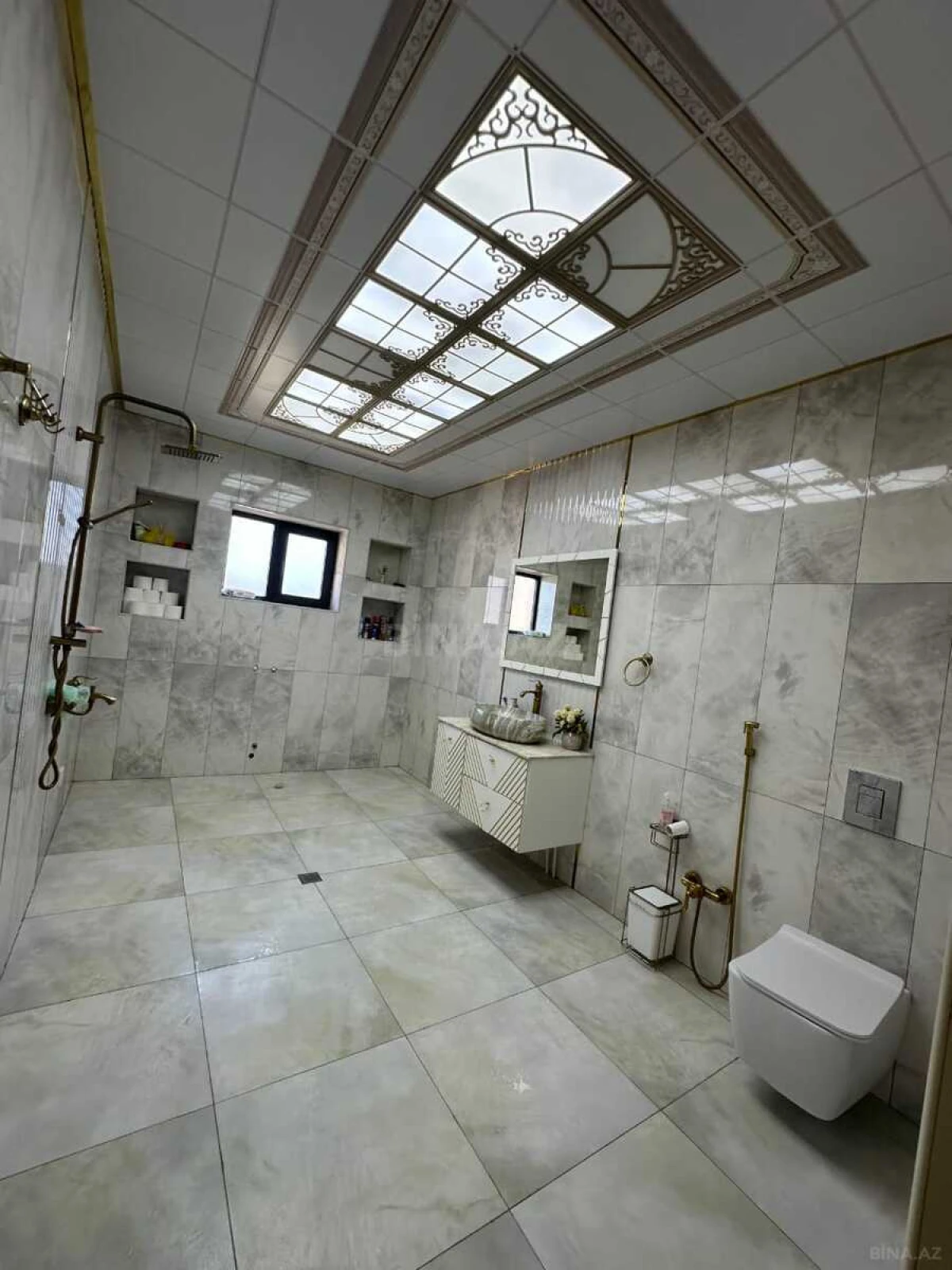 Kirayə verilir 6 otaqlı həyət evi 500 m²