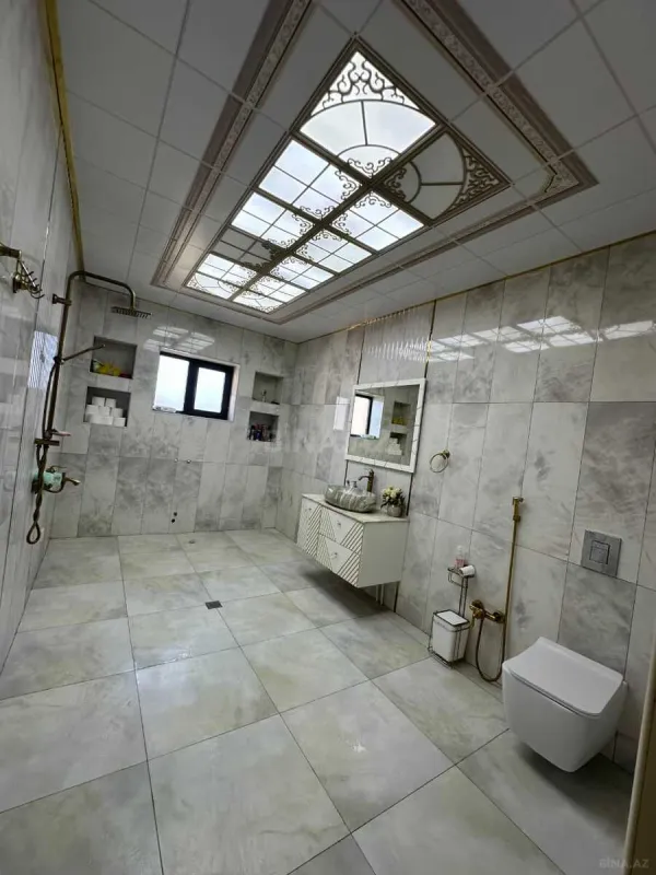 Kirayə verilir 6 otaqlı həyət evi 500 m²