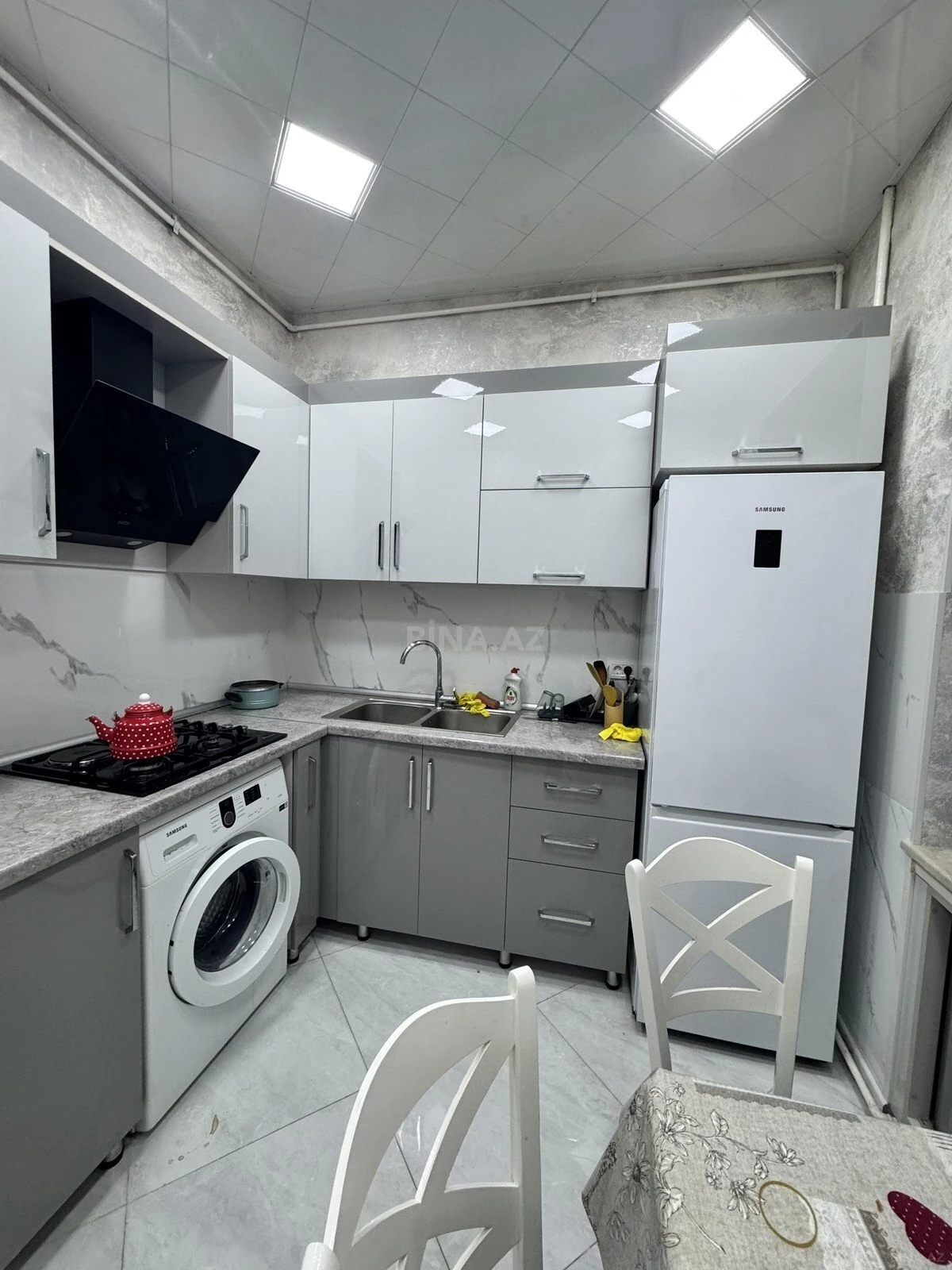 Kirayə verilir 2 otaqlı mənzil 75 m²