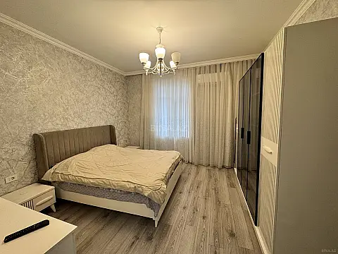 Kirayə verilir 2 otaqlı mənzil 75 m²