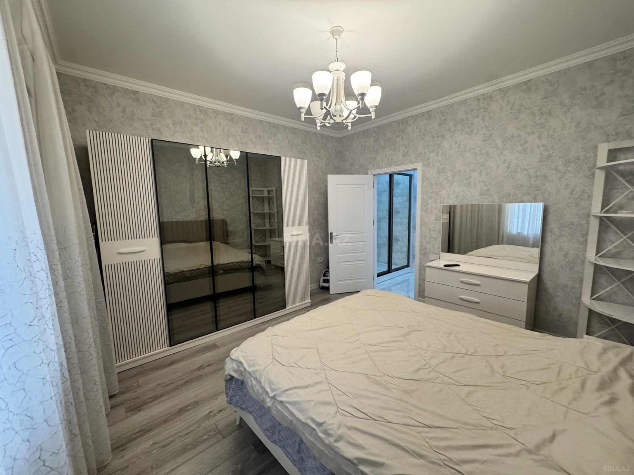 Kirayə verilir 2 otaqlı mənzil 75 m²