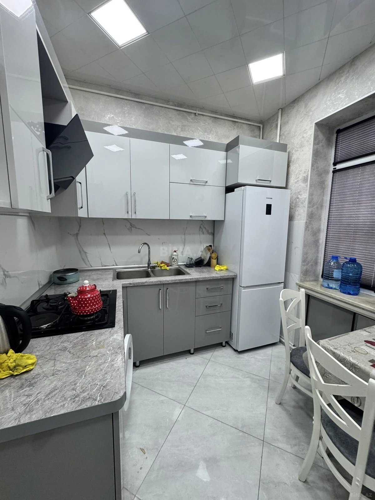 Kirayə verilir 2 otaqlı mənzil 75 m²