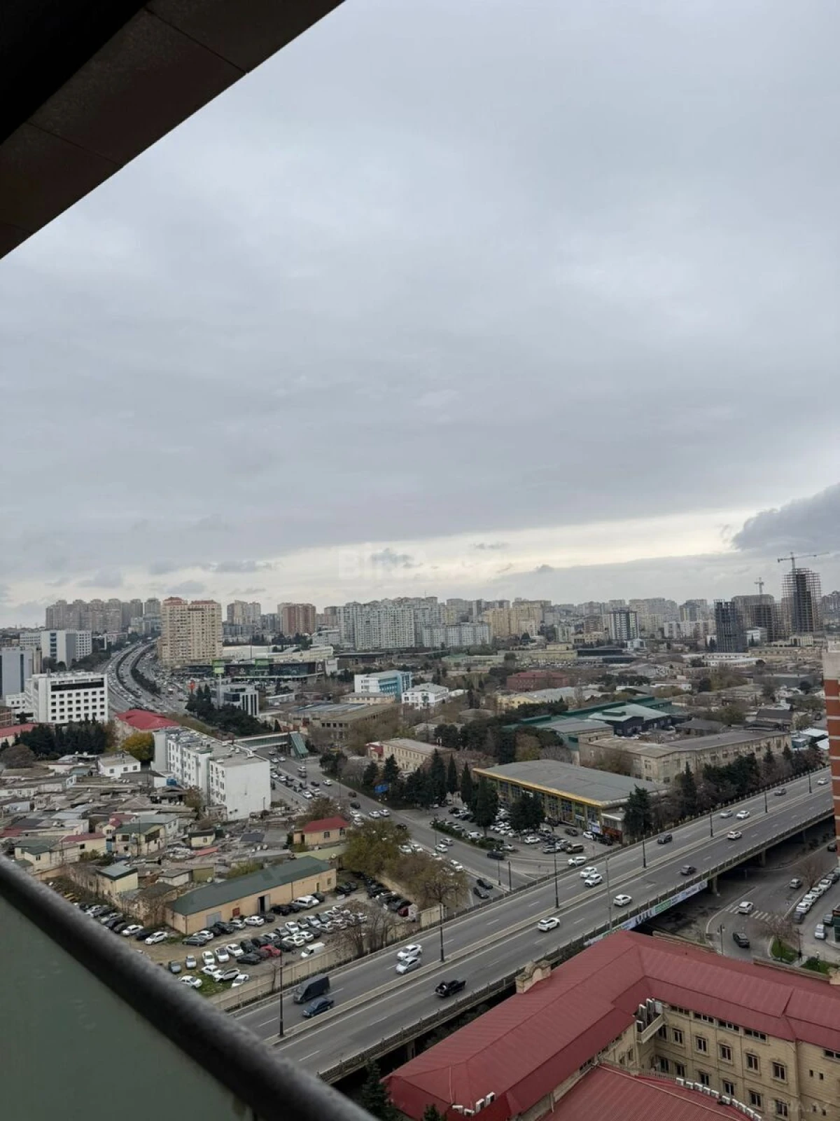 Satılır 2 otaqlı mənzil 98 m²