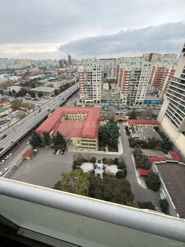 Satılır 2 otaqlı mənzil 98 m²