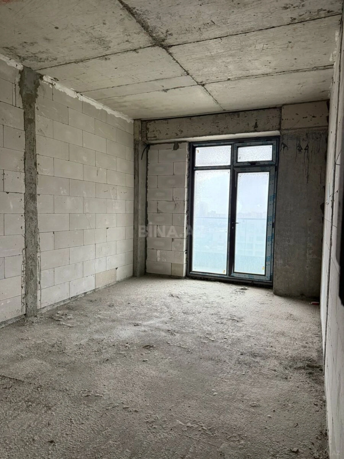 Satılır 2 otaqlı mənzil 98 m²
