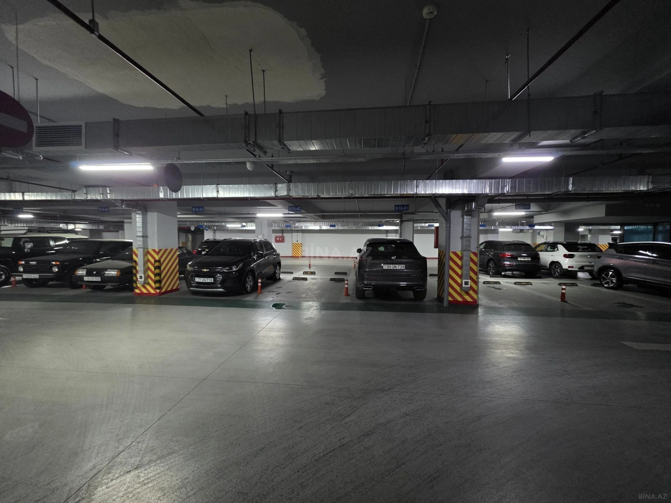 Satılır 2 otaqlı mənzil 98 m²