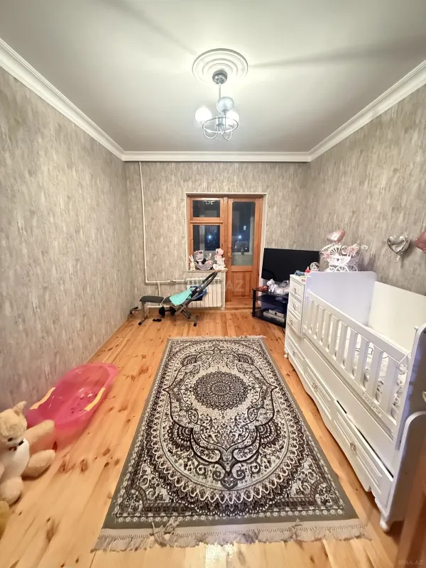 Satılır 4 otaqlı mənzil 100 m²