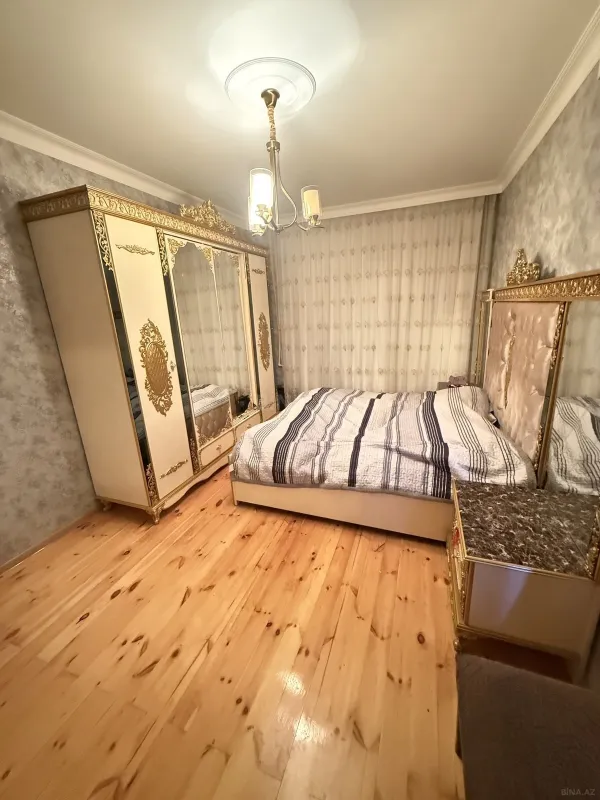 Satılır 4 otaqlı mənzil 100 m²