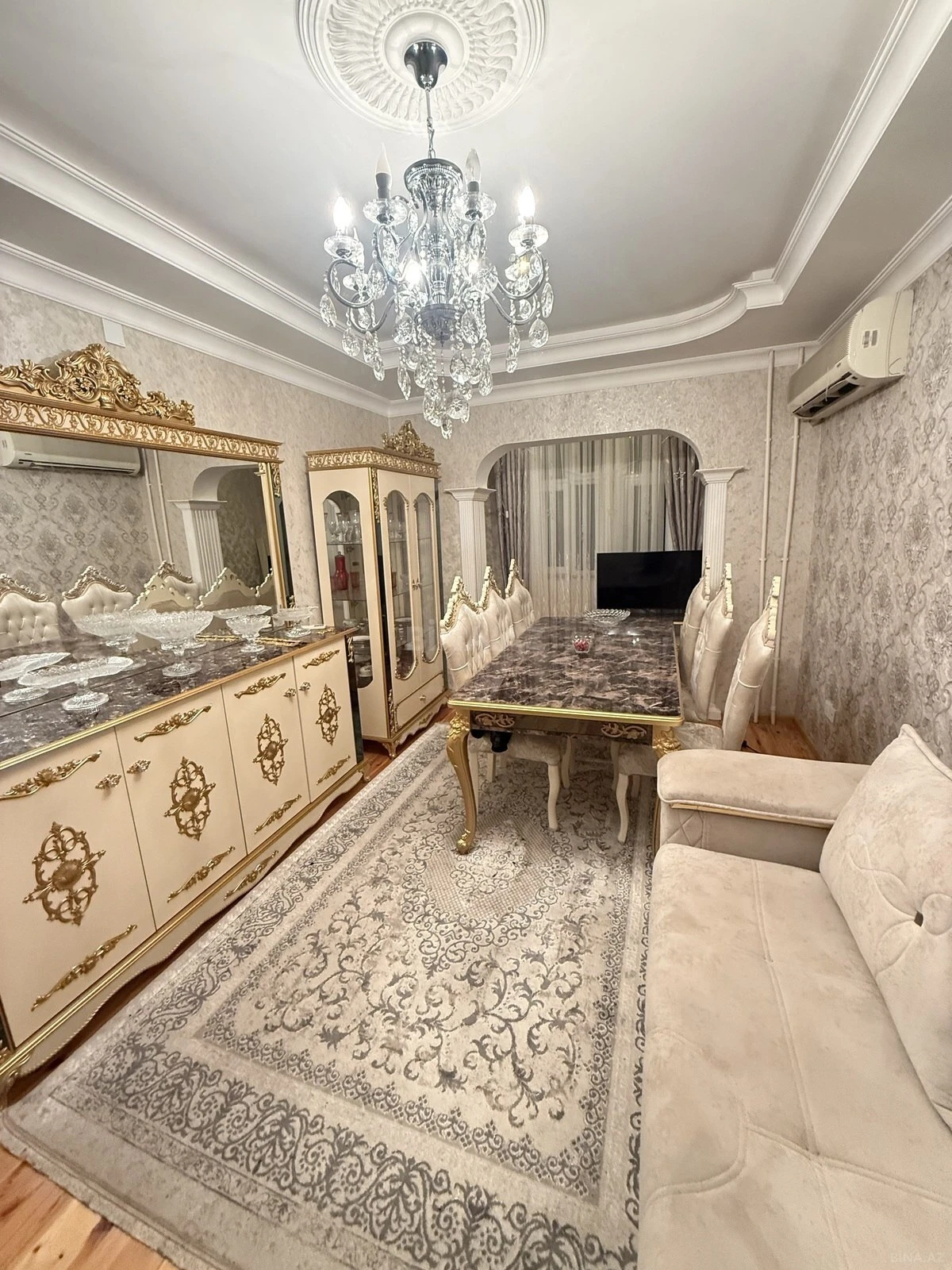 Satılır 4 otaqlı mənzil 100 m²