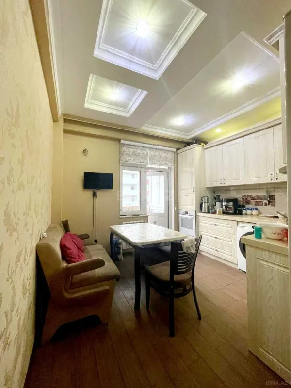Satılır 3 otaqlı mənzil 109 m²