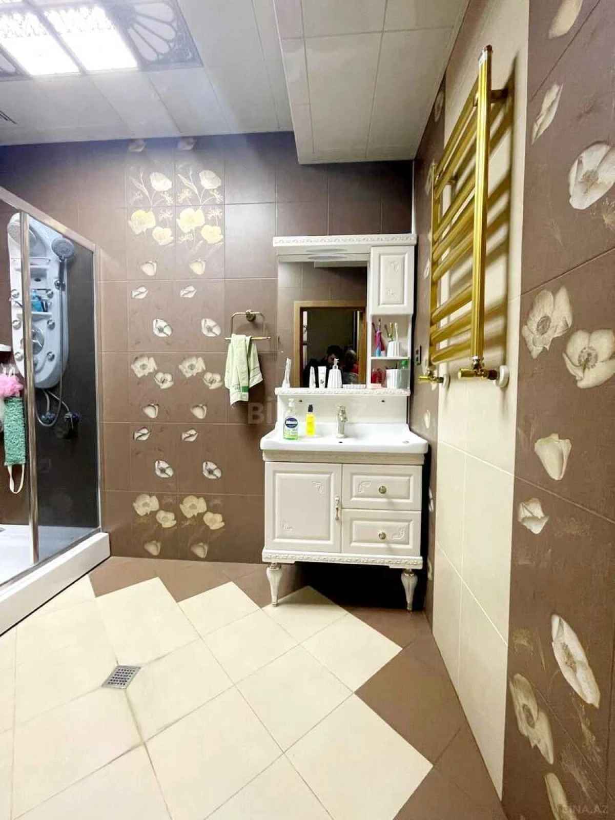 Satılır 3 otaqlı mənzil 109 m²