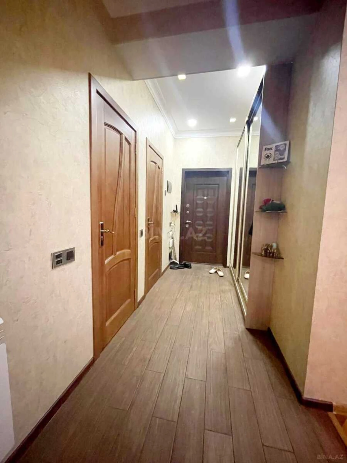 Satılır 3 otaqlı mənzil 109 m²