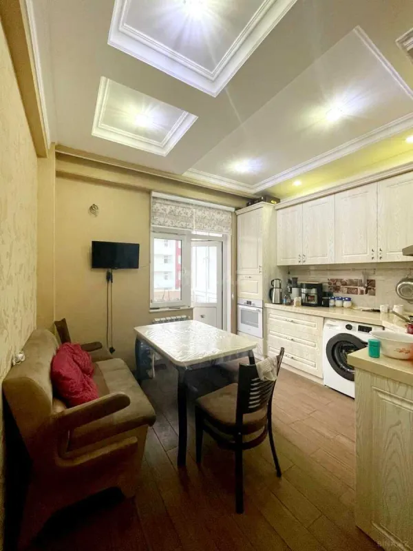 Satılır 3 otaqlı mənzil 109 m²