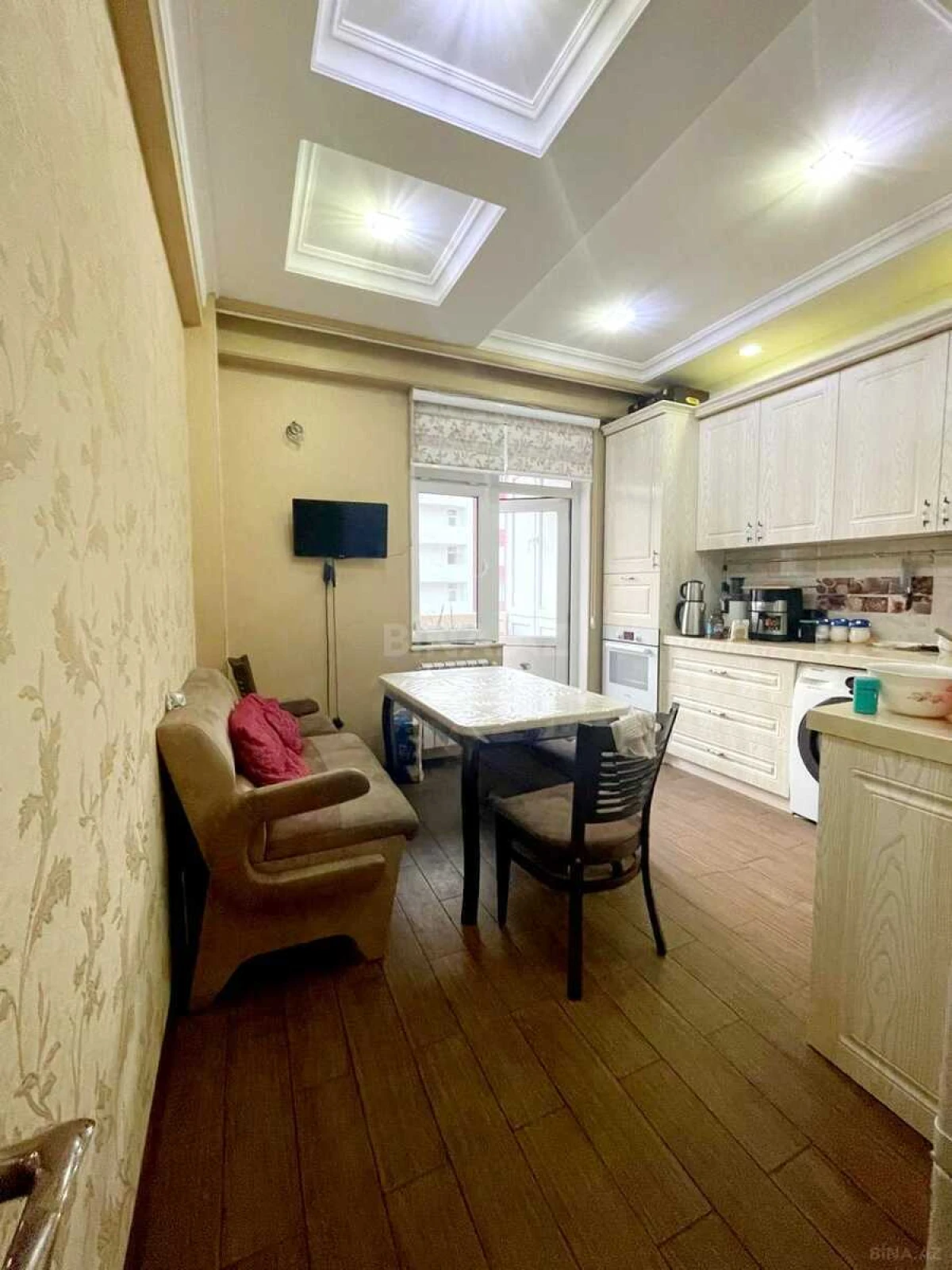 Satılır 3 otaqlı mənzil 109 m²