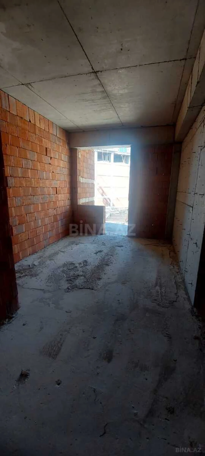 Satılır 2 otaqlı mənzil 98 m²