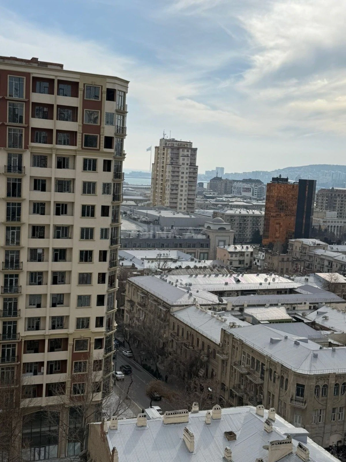 Satılır 3 otaqlı mənzil 113 m²