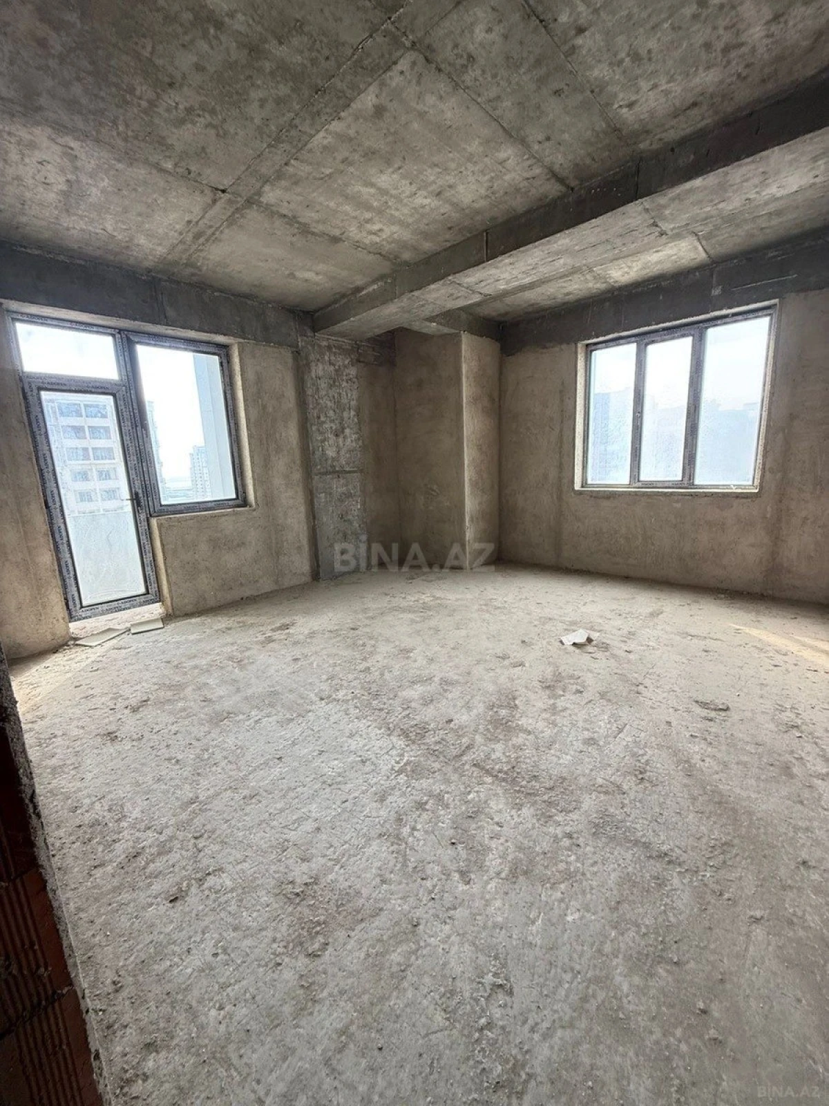 Satılır 3 otaqlı mənzil 113 m²