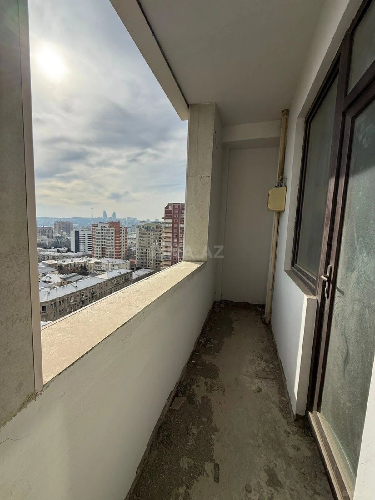 Satılır 3 otaqlı mənzil 113 m²