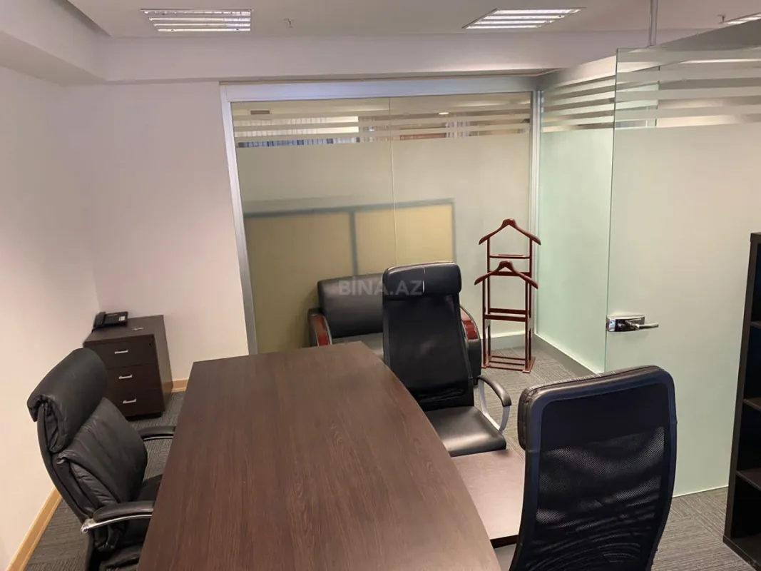 Satılır 3 otaqlı ofis 85 m²