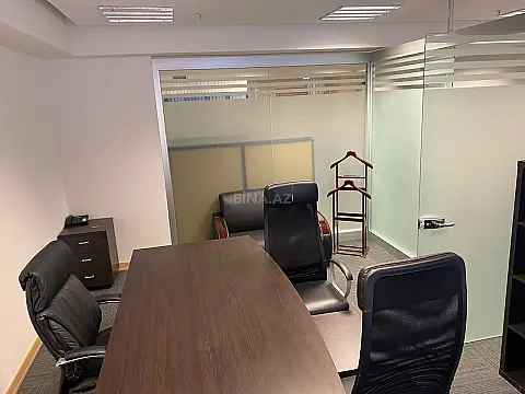 Satılır 3 otaqlı ofis 85 m²