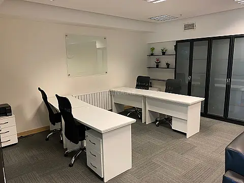 Satılır 3 otaqlı ofis 85 m²