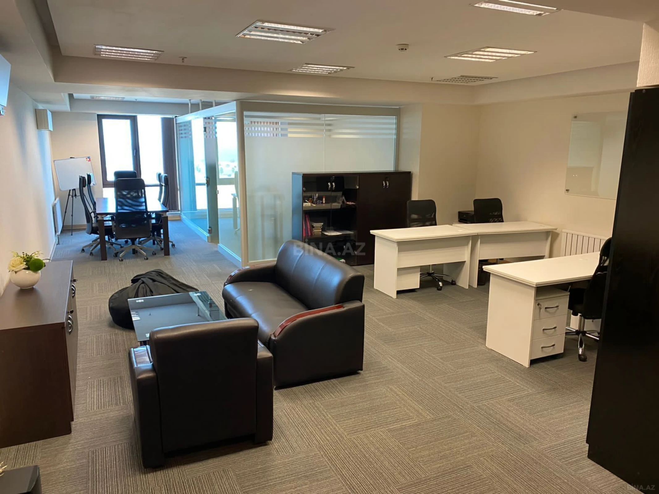 Satılır 3 otaqlı ofis 85 m²