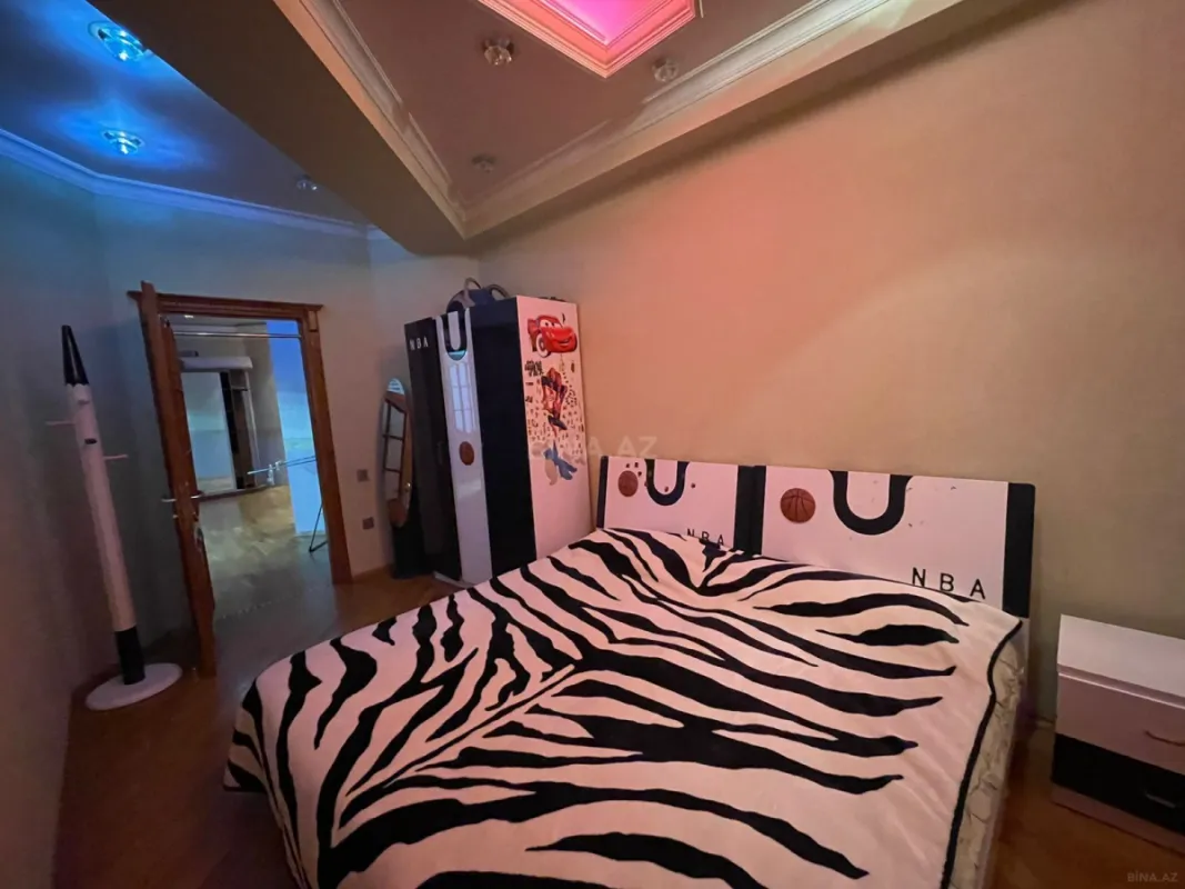 Satılır 3 otaqlı mənzil 117 m²