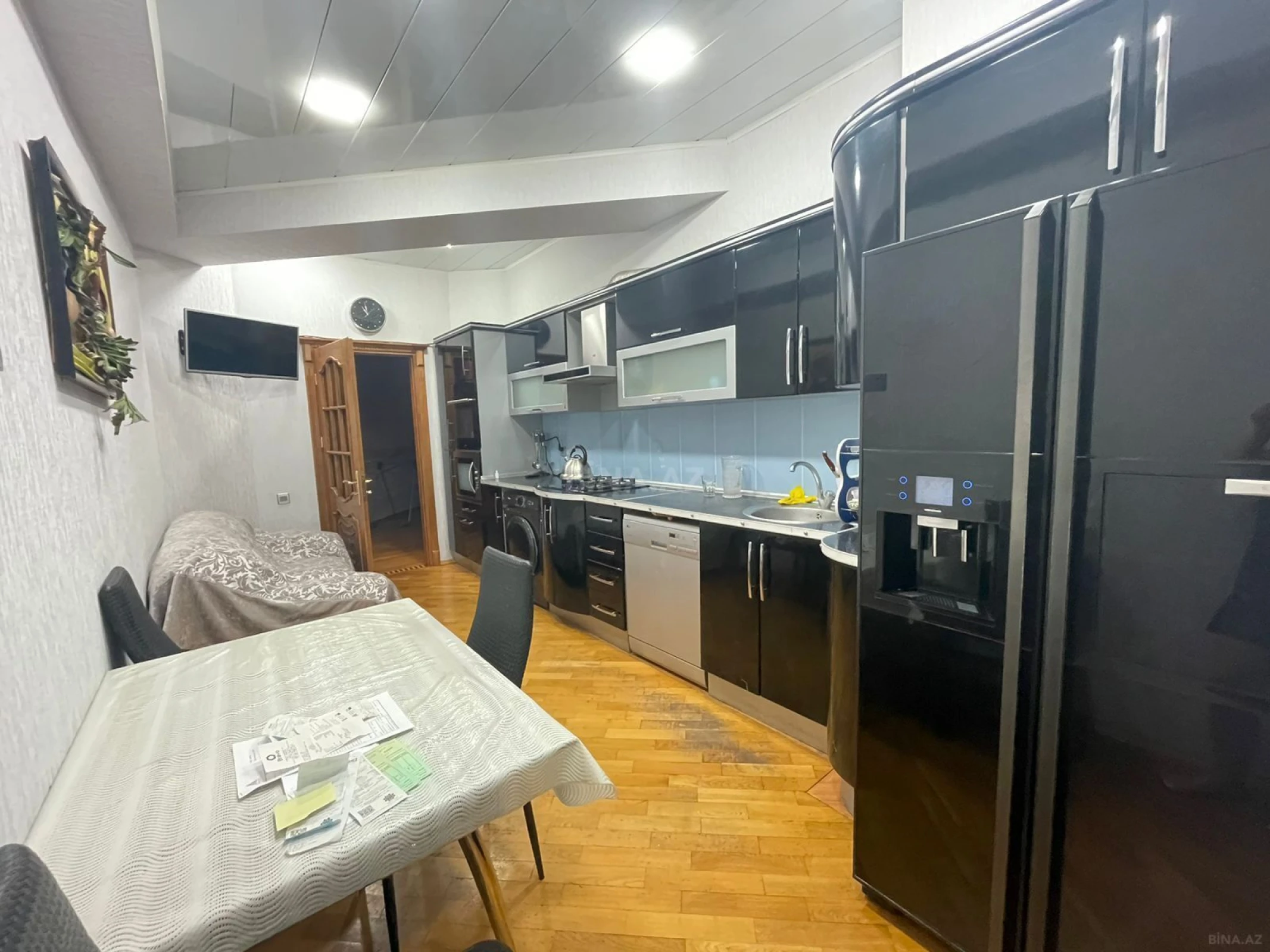 Satılır 3 otaqlı mənzil 117 m²