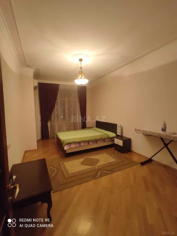 Kirayə verilir 3 otaqlı mənzil 141 m²