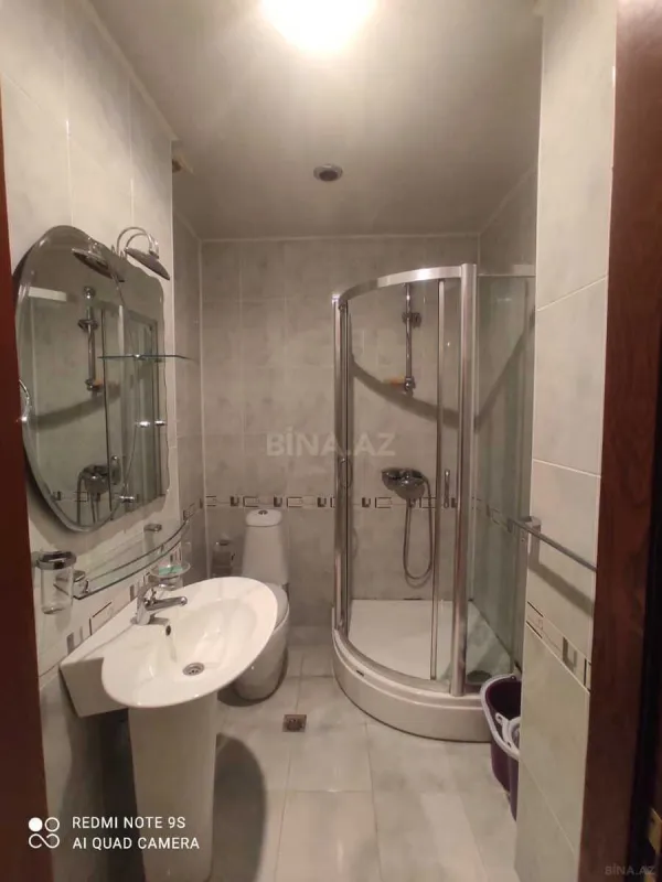 Kirayə verilir 3 otaqlı mənzil 141 m²