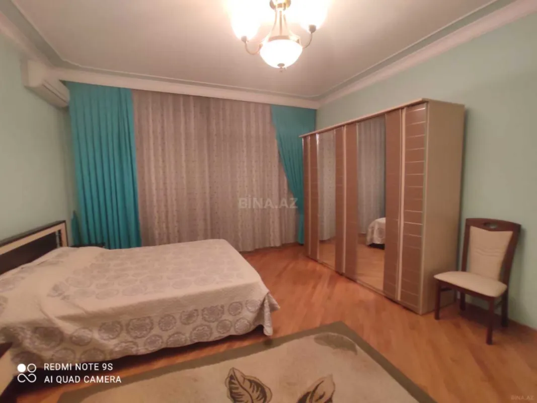 Kirayə verilir 3 otaqlı mənzil 141 m²