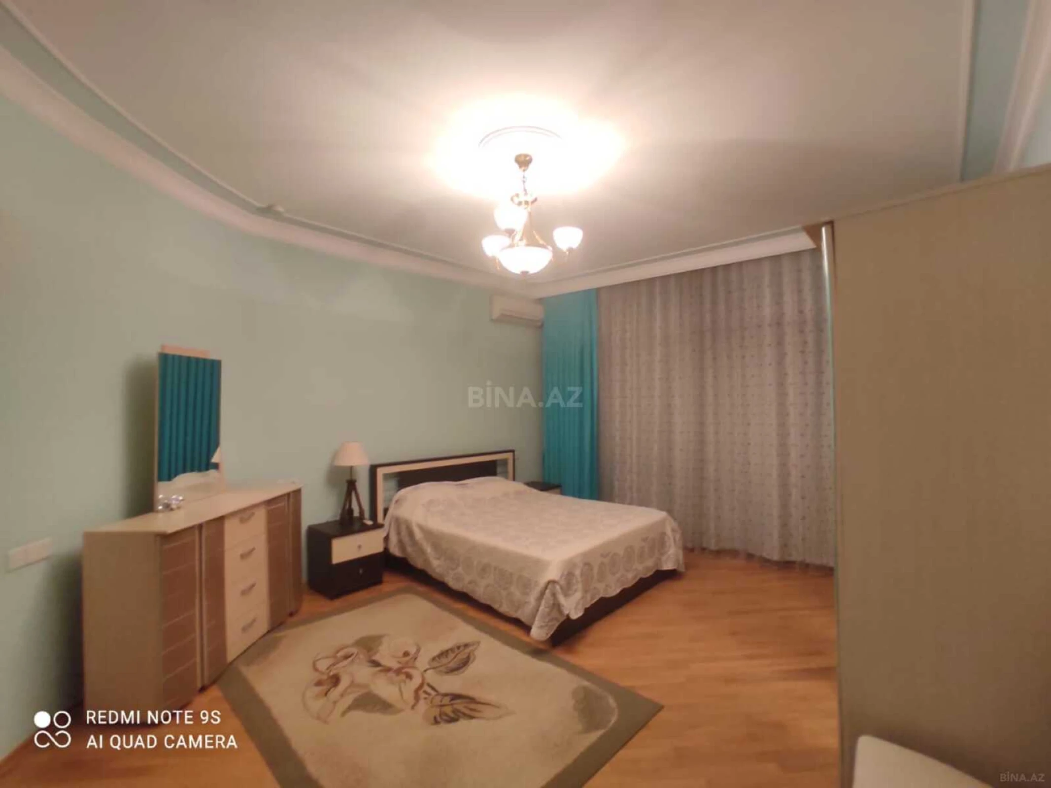 Kirayə verilir 3 otaqlı mənzil 141 m²