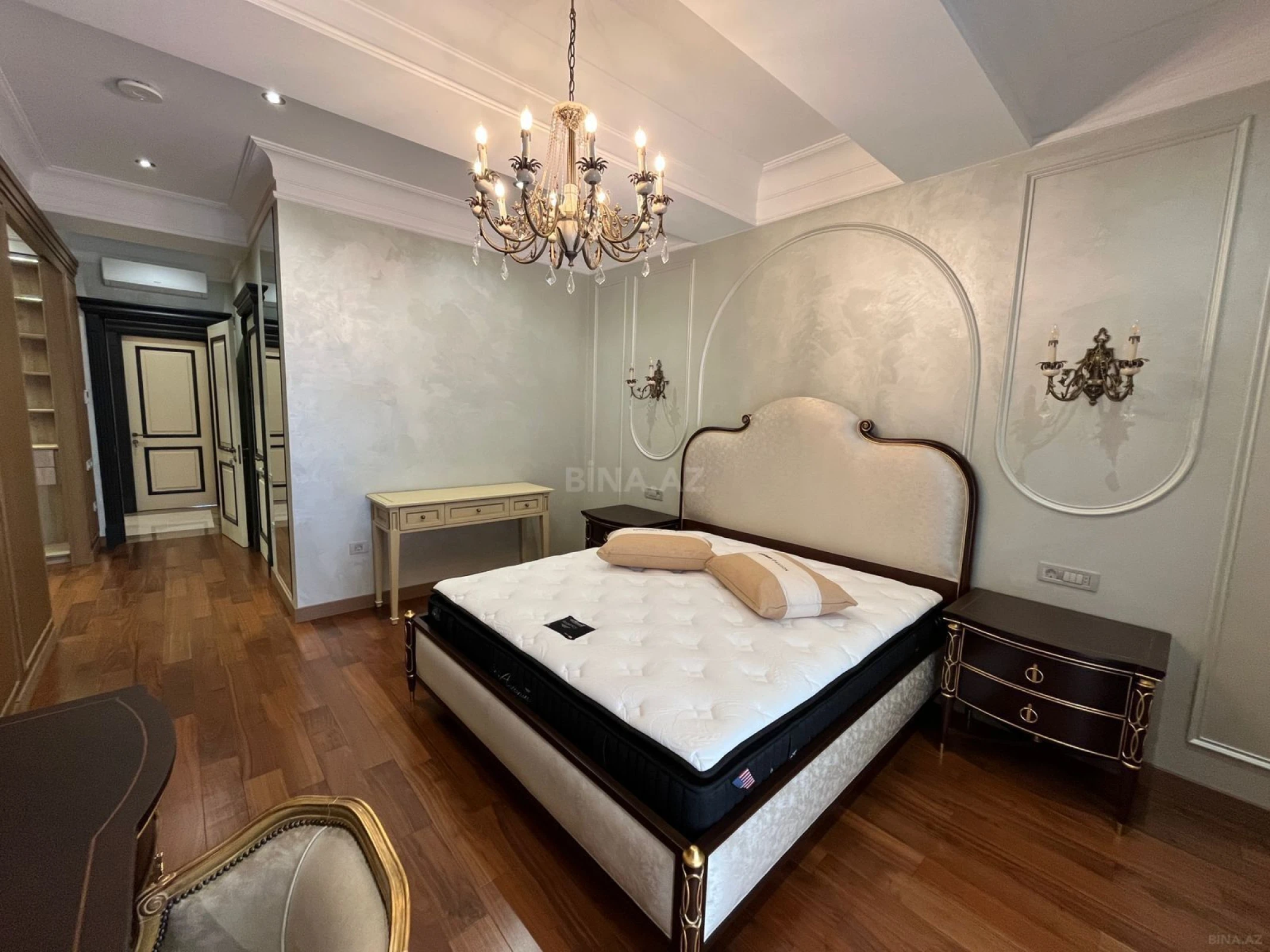 Kirayə verilir 5 otaqlı mənzil 220 m²