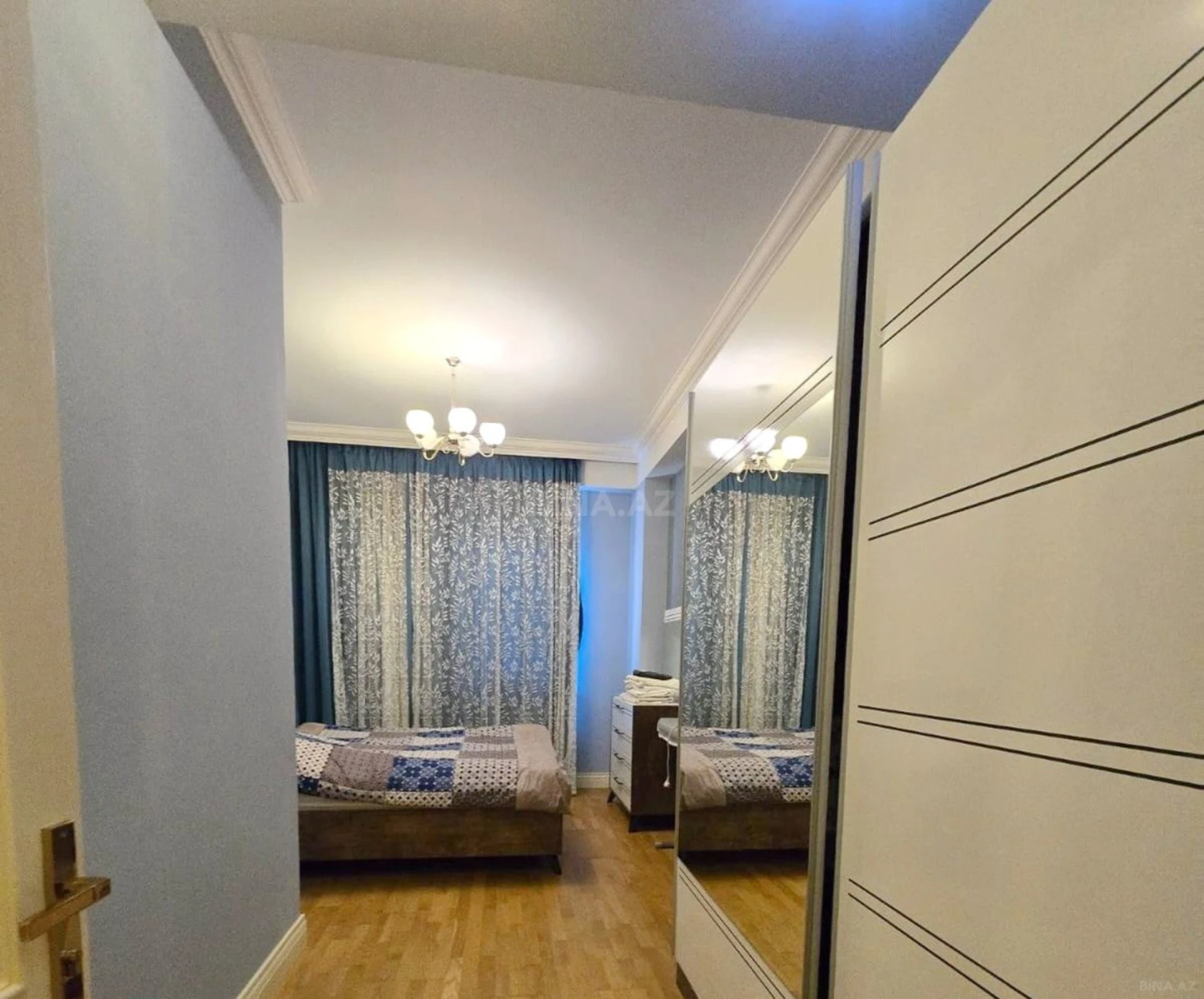 Kirayə verilir 5 otaqlı mənzil 256 m²