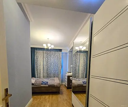 Kirayə verilir 5 otaqlı mənzil 256 m²