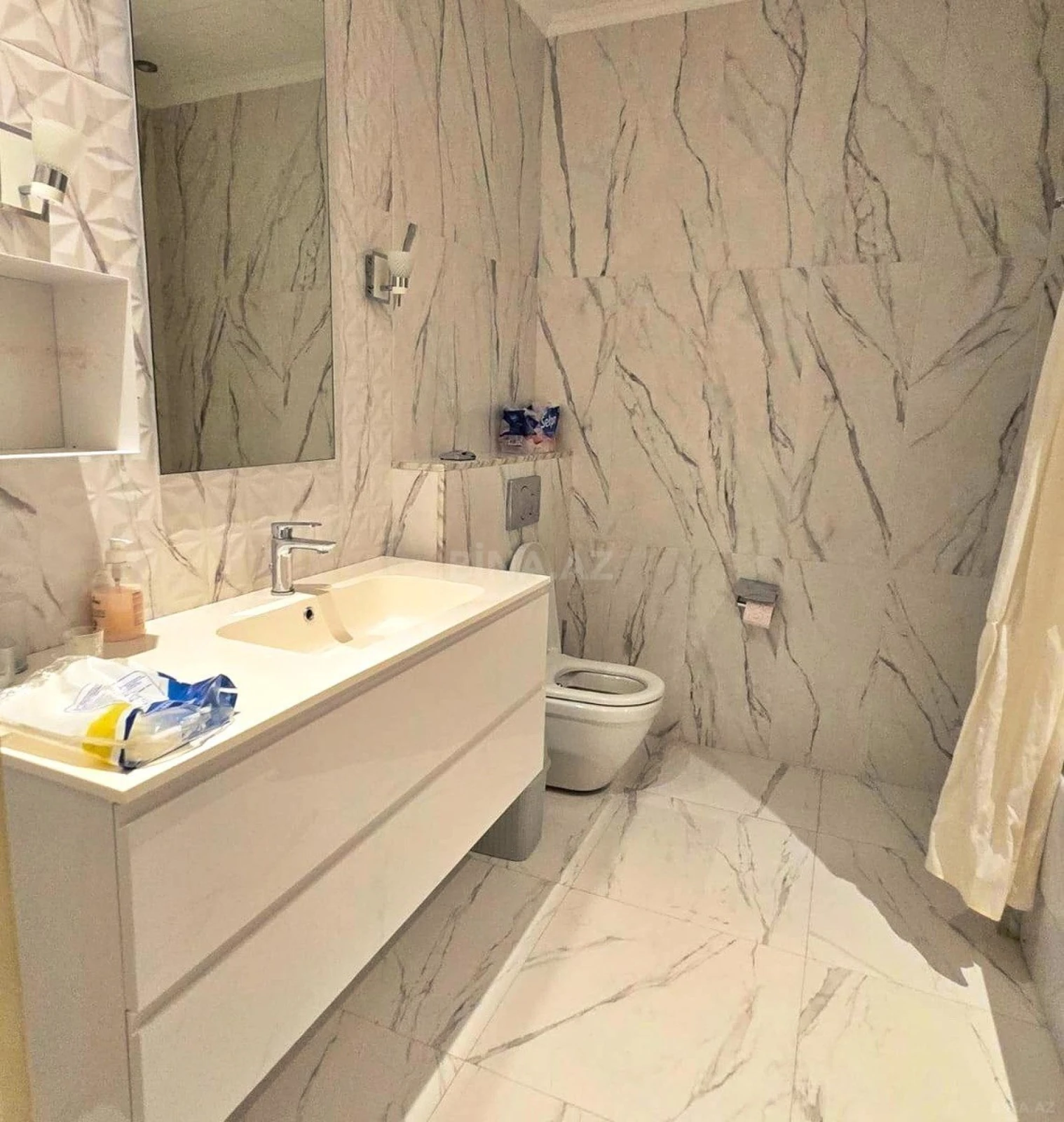 Kirayə verilir 5 otaqlı mənzil 256 m²