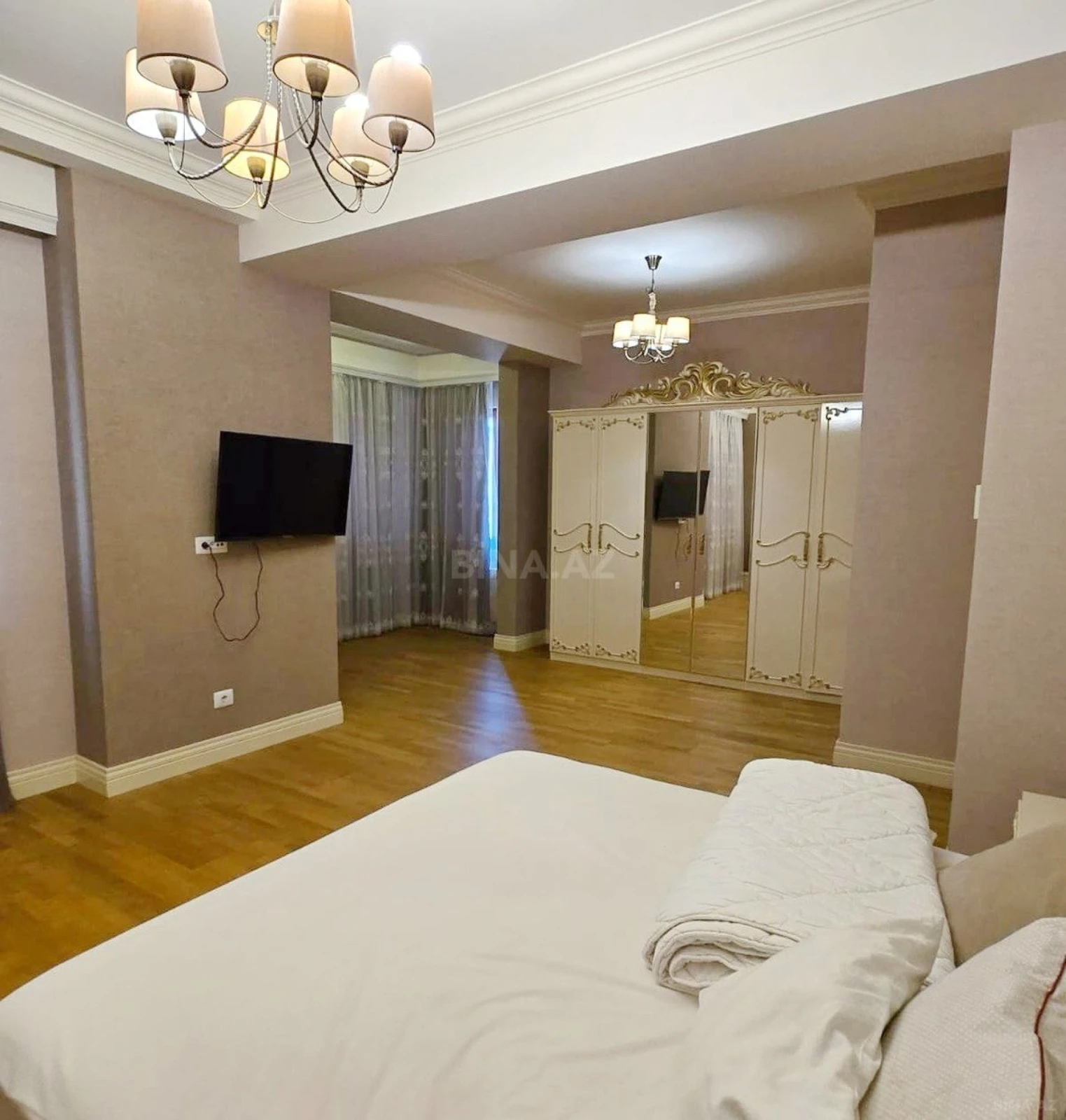 Kirayə verilir 5 otaqlı mənzil 256 m²