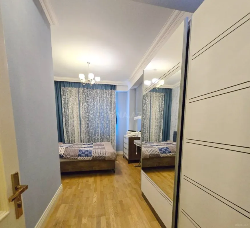 Kirayə verilir 5 otaqlı mənzil 256 m²