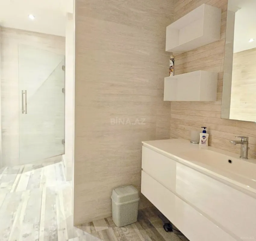 Kirayə verilir 5 otaqlı mənzil 256 m²