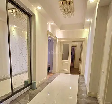 Kirayə verilir 5 otaqlı mənzil 256 m²