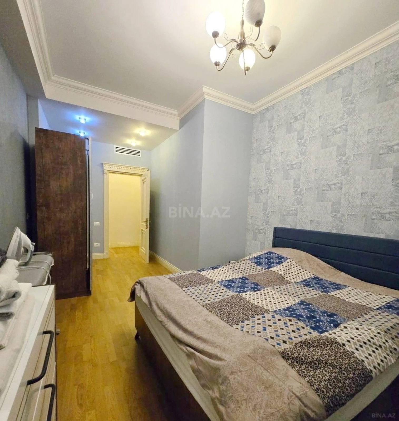 Kirayə verilir 5 otaqlı mənzil 256 m²