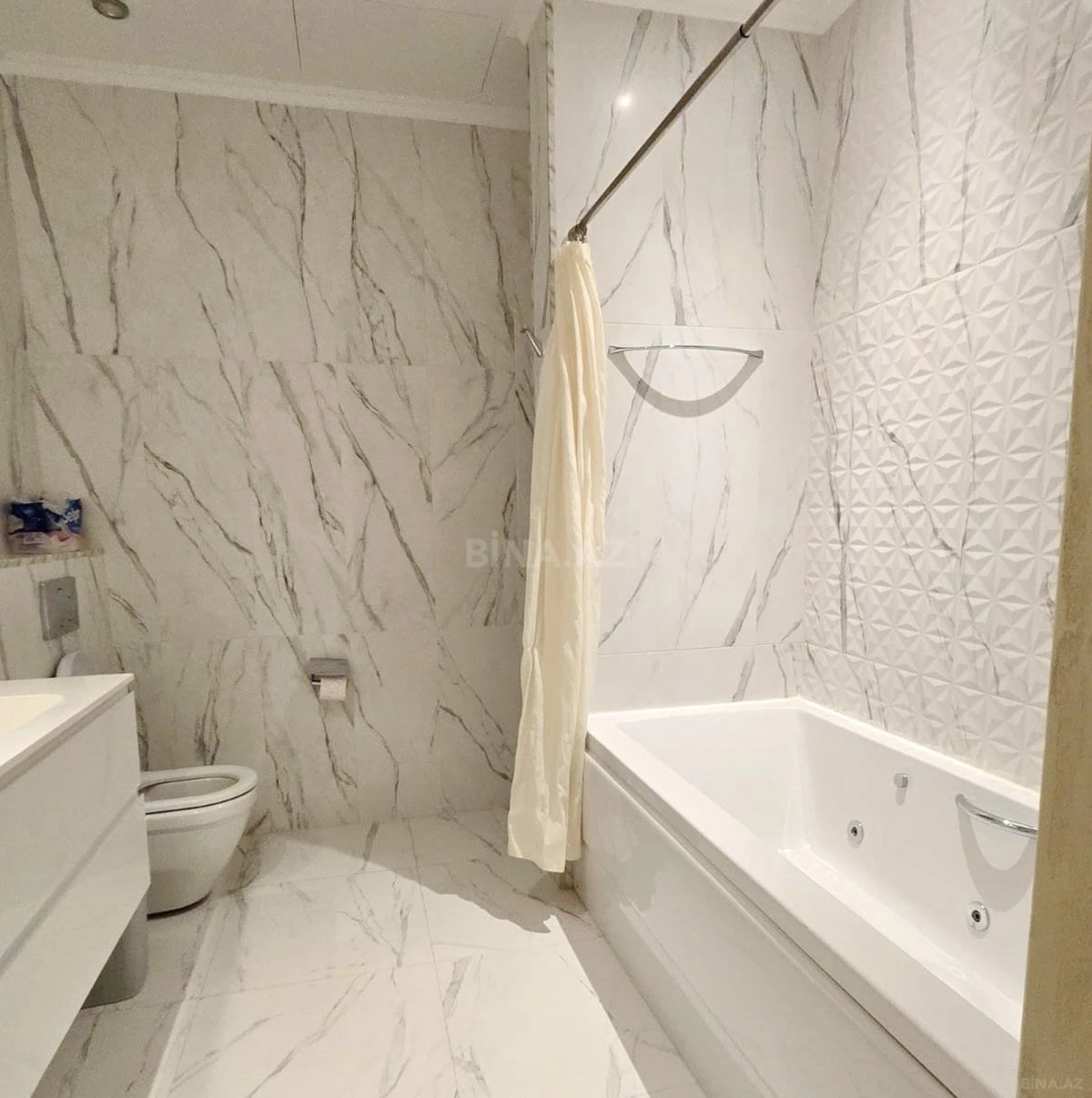 Kirayə verilir 5 otaqlı mənzil 256 m²