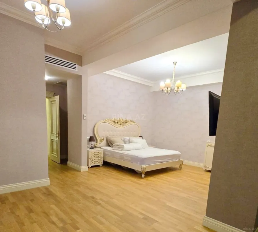 Kirayə verilir 5 otaqlı mənzil 256 m²