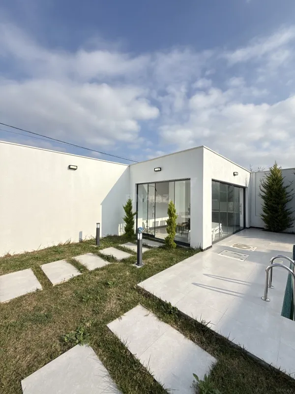 Satılır 4 otaqlı həyət evi 220 m²