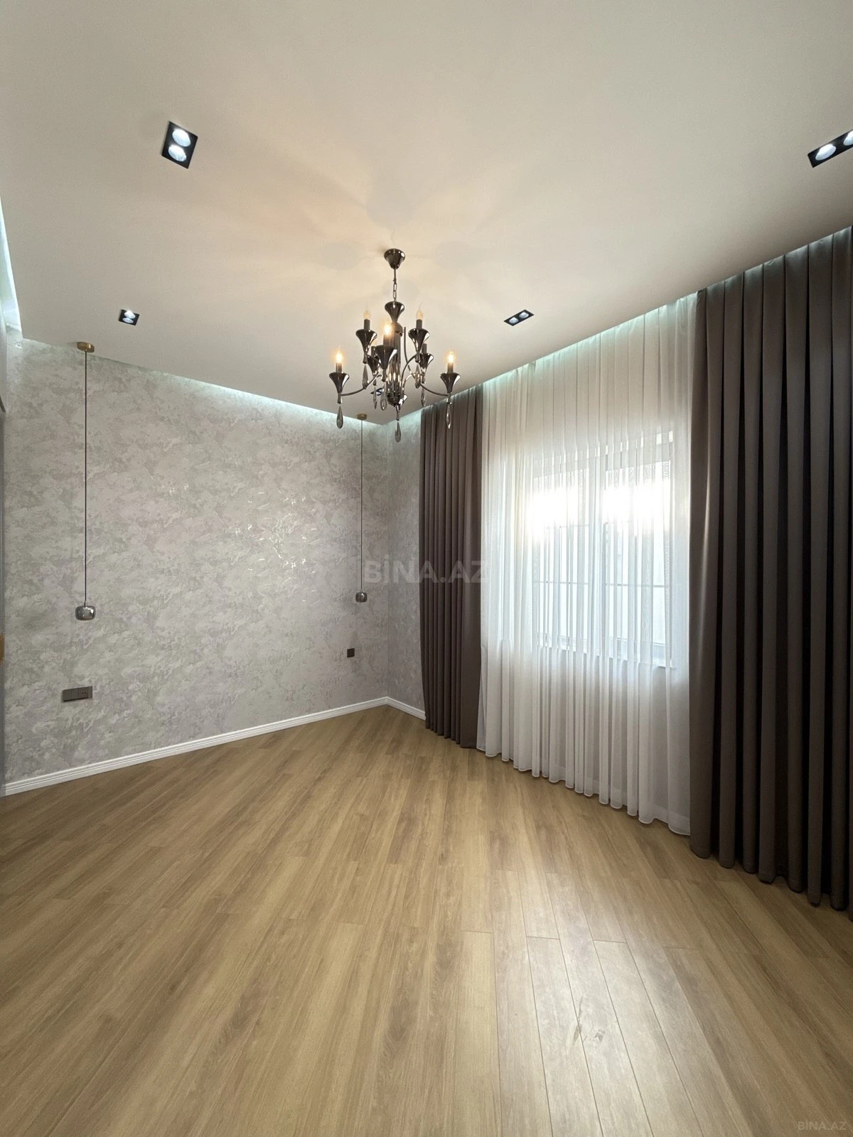 Satılır 4 otaqlı həyət evi 220 m²