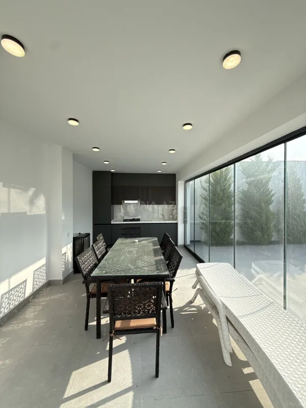 Satılır 4 otaqlı həyət evi 220 m²