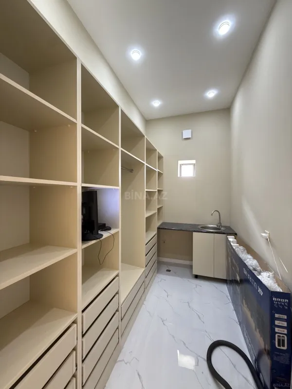 Satılır 4 otaqlı həyət evi 220 m²