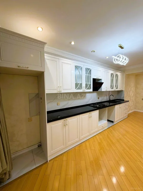 Satılır 3 otaqlı mənzil 150 m²