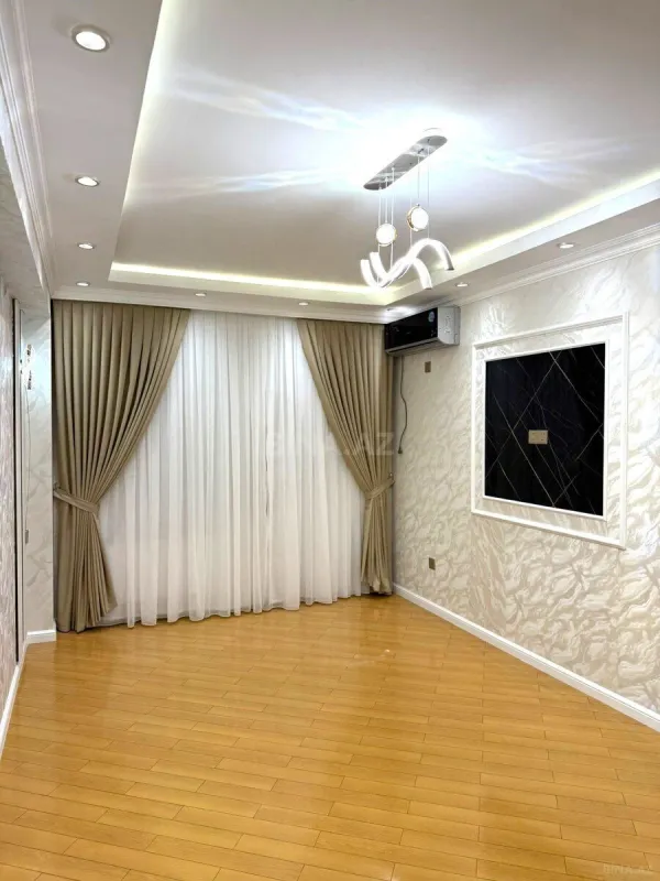 Satılır 3 otaqlı mənzil 150 m²