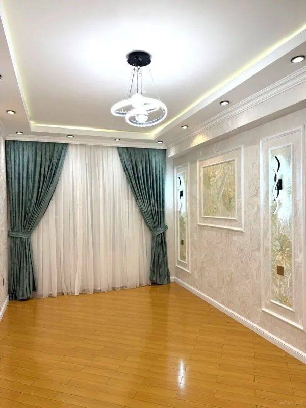 Satılır 3 otaqlı mənzil 150 m²